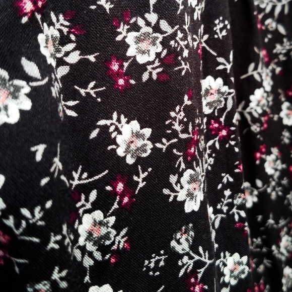 Xhilaration Tie-Front Floral Romper NWT Sz M - Picture 8 of 13